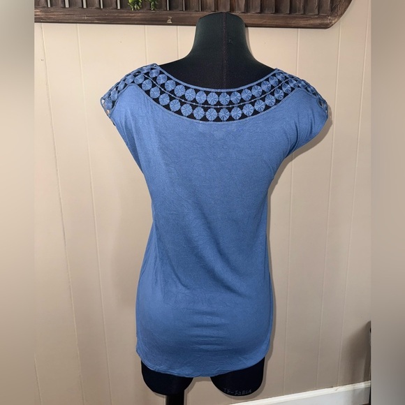 LOFT • Cap Sleeve Rayon Lace Shoulder Tee - Picture 9 of 9